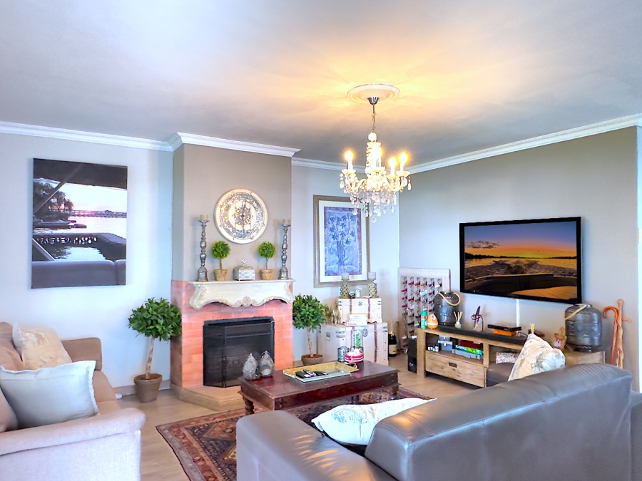 5 Bedroom Property for Sale in Luciana Country Estate Free State